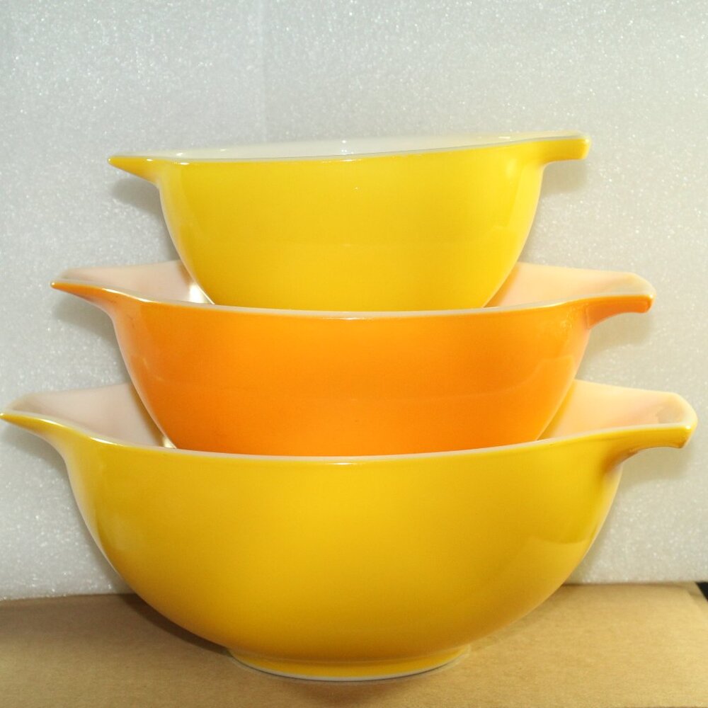 Set of 3 Vintage Pyrex Citrus Collection 401 - 403 Cinderella Mixing Bowls